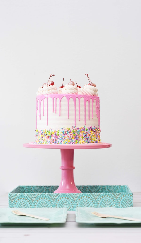 Mesa dulce con dulces personalizados para bautizo