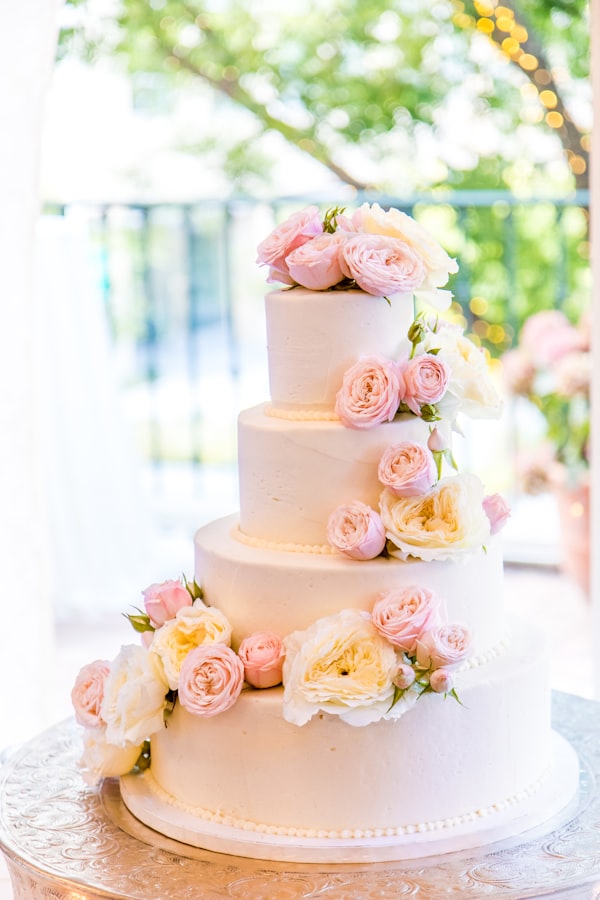 Tarta nupcial artesanal de varios pisos para boda en Tenerife